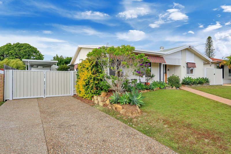 Photo - 15 Mayfair Street, Point Vernon QLD 4655 - Image 2