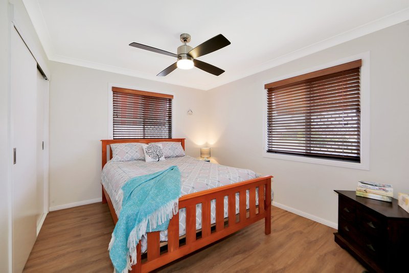 Photo - 15 Mayfair Street, Point Vernon QLD 4655 - Image 12