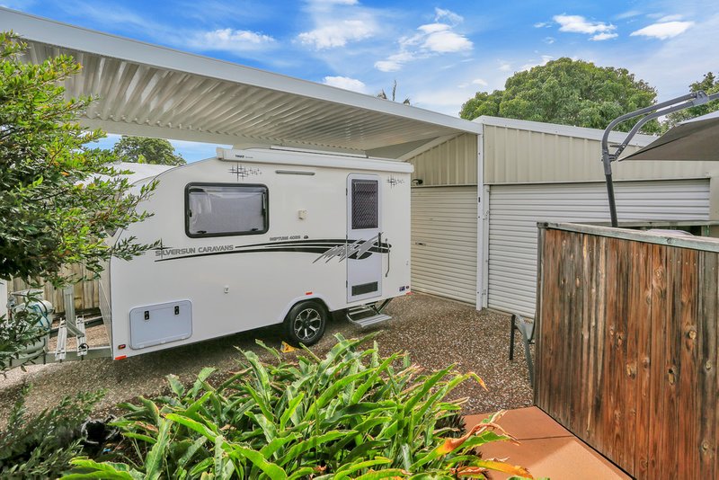 Photo - 15 Mayfair Street, Point Vernon QLD 4655 - Image 25