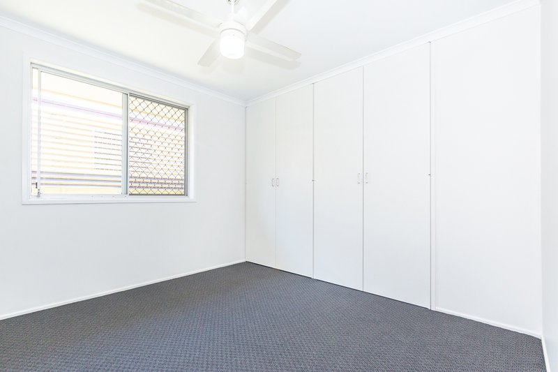 Photo - 15 Mcaneny Street, Redcliffe QLD 4020 - Image 5