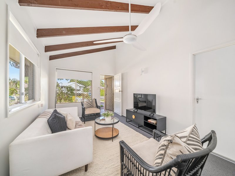 Photo - 15 Mcaneny Street, Redcliffe QLD 4020 - Image 3