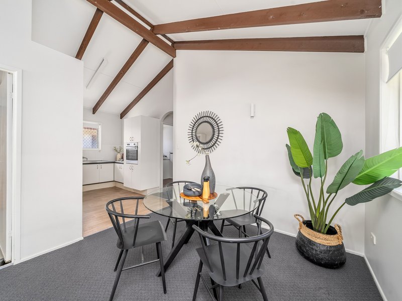 Photo - 15 Mcaneny Street, Redcliffe QLD 4020 - Image 4