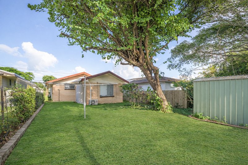 Photo - 15 Mcaneny Street, Redcliffe QLD 4020 - Image 10