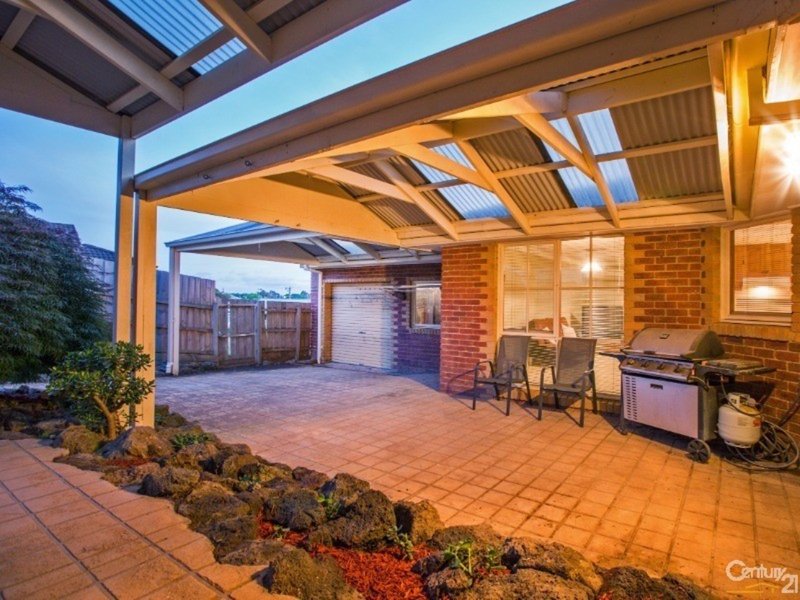 Photo - 15 Mccaffery Rise, Pakenham VIC 3810 - Image 18