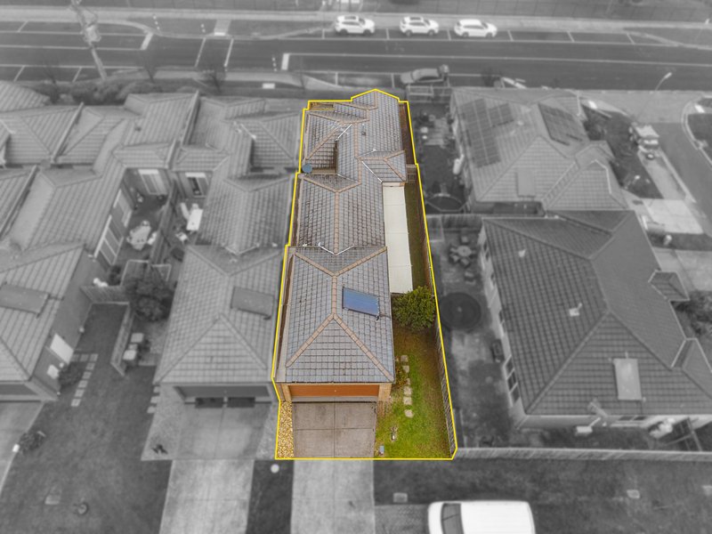 Photo - 15 Mcclenaghan Place, Pakenham VIC 3810 - Image 12
