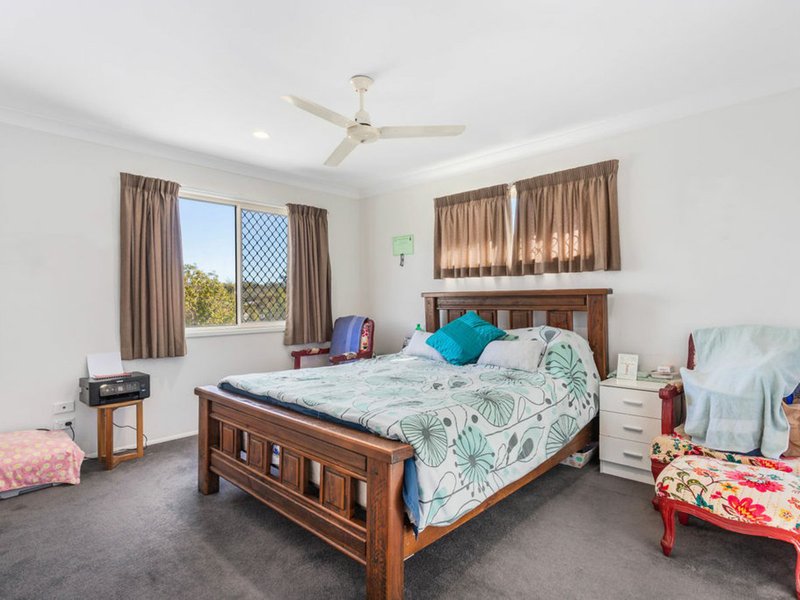 Photo - 15 Mcnamara Place, Redbank Plains QLD 4301 - Image 6