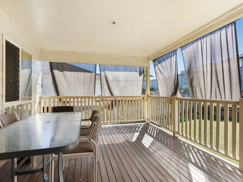 Photo - 15 Mcnamara Place, Redbank Plains QLD 4301 - Image 11