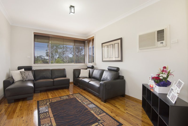 Photo - 15 Melbourne Street, Oxley Park NSW 2760 - Image 2