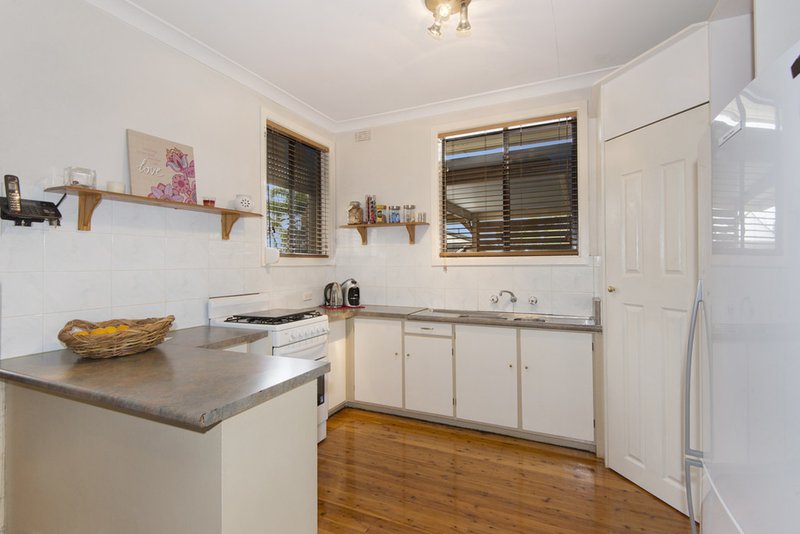 Photo - 15 Melbourne Street, Oxley Park NSW 2760 - Image 3