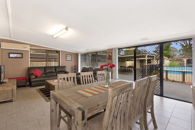 Photo - 15 Melbourne Street, Oxley Park NSW 2760 - Image 4