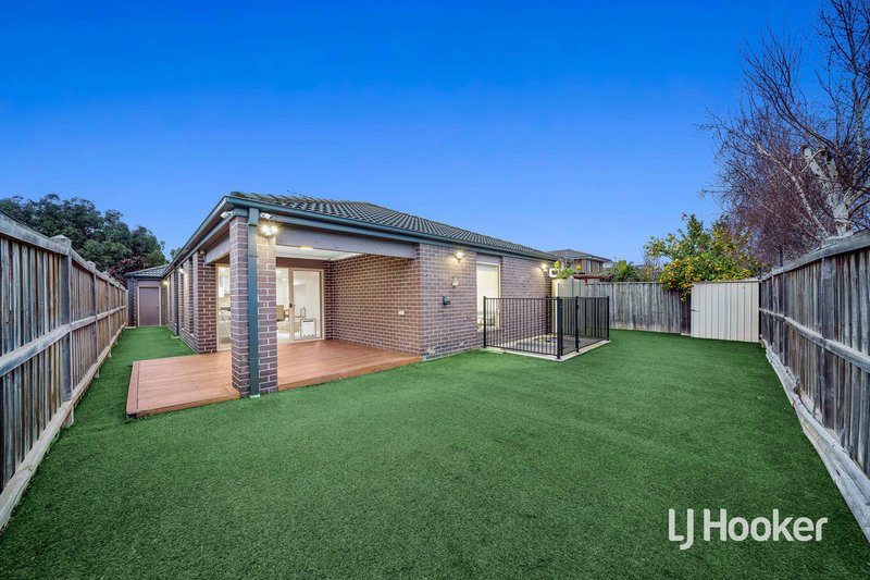 Photo - 15 Mercure Way, Point Cook VIC 3030 - Image 18