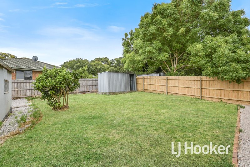 Photo - 15 Meredith Crescent, Hampton Park VIC 3976 - Image 12