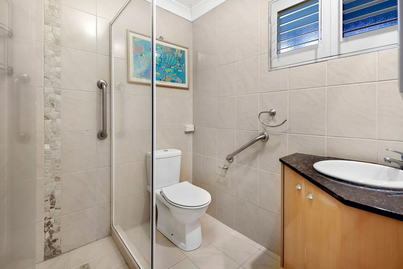 Photo - 15 Meredith Drive, Broadbeach Waters QLD 4218 - Image 20