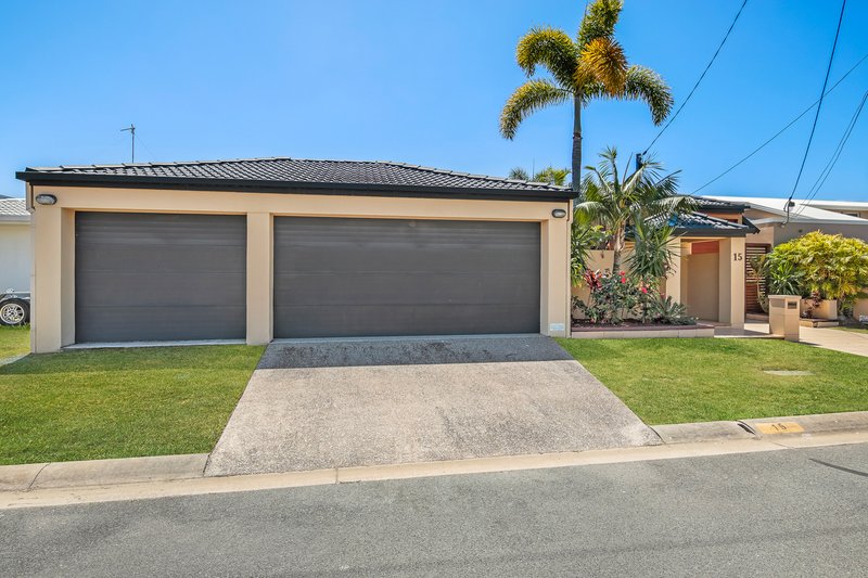 Photo - 15 Meredith Drive, Broadbeach Waters QLD 4218 - Image 25