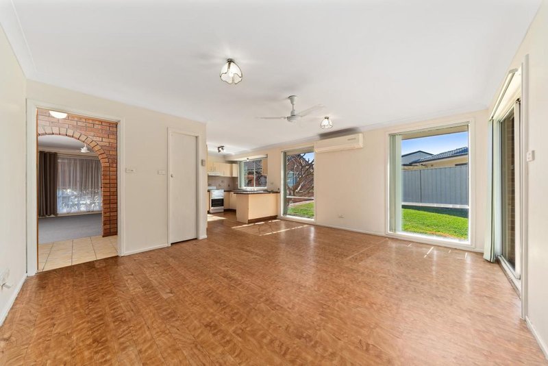 Photo - 15 Mezen Place, St Clair NSW 2759 - Image 8