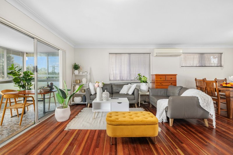 Photo - 15 Miandetta Street, Mansfield QLD 4122 - Image 2