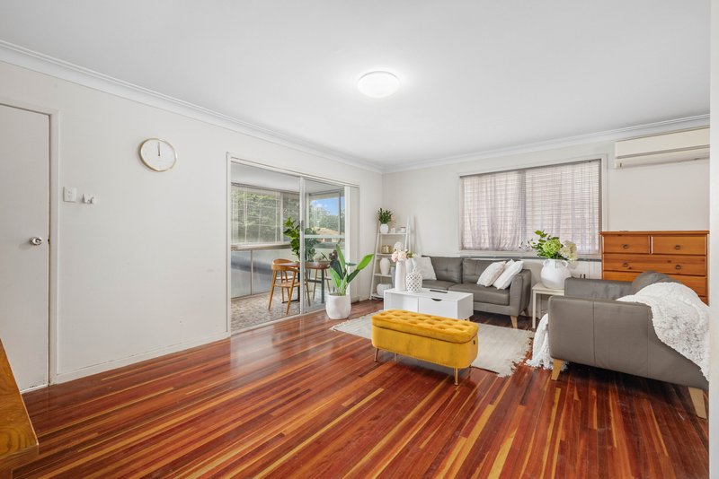 Photo - 15 Miandetta Street, Mansfield QLD 4122 - Image 4