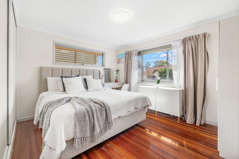 Photo - 15 Miandetta Street, Mansfield QLD 4122 - Image 12
