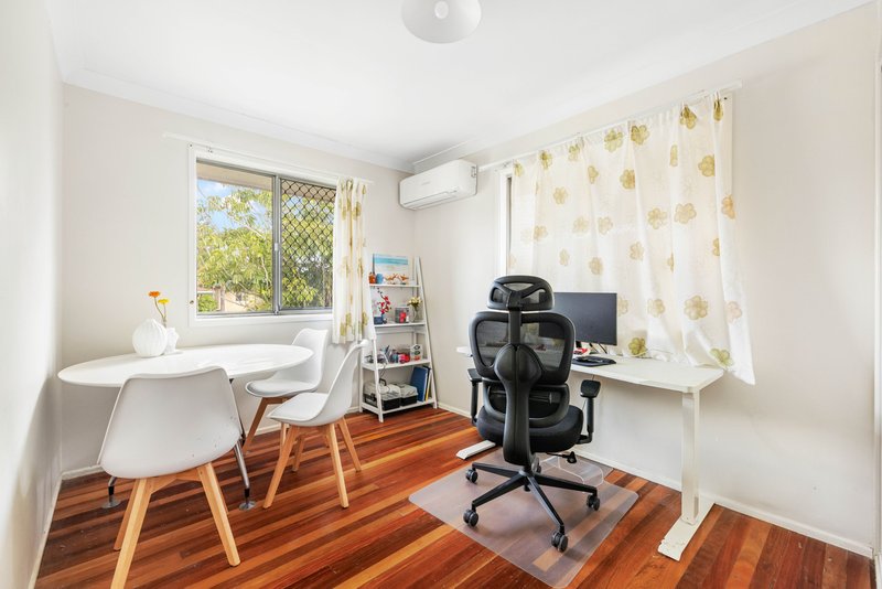 Photo - 15 Miandetta Street, Mansfield QLD 4122 - Image 15