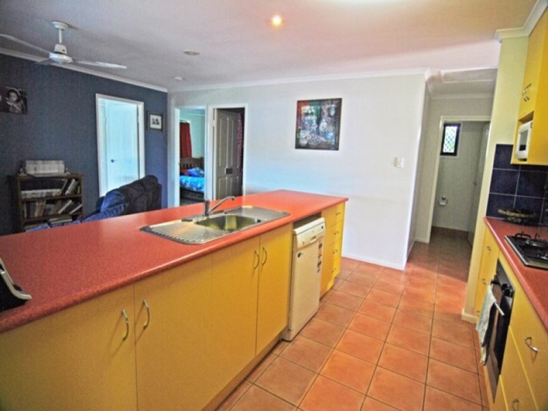 Photo - 15 Michel Place, Telina QLD 4680 - Image 23