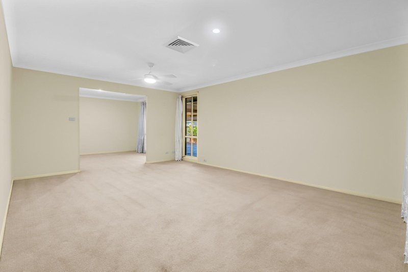 Photo - 15 Michelago Circuit, Prestons NSW 2170 - Image 2