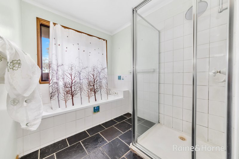 Photo - 15 Michelle Drive, Hampton Park VIC 3976 - Image 7