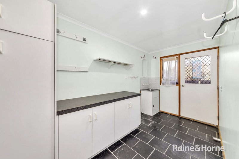 Photo - 15 Michelle Drive, Hampton Park VIC 3976 - Image 9