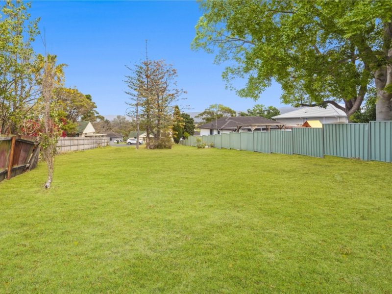 Photo - 15 Middlesex Street, Berkeley NSW 2506 - Image 2