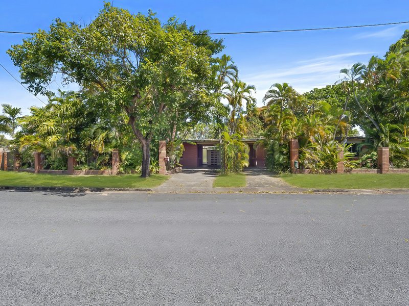 15 Mimosa Street, Holloways Beach QLD 4878