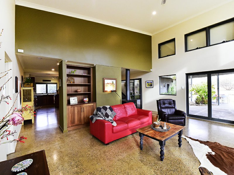 Photo - 15 Minahan Road, Ross NT 0873 - Image 10