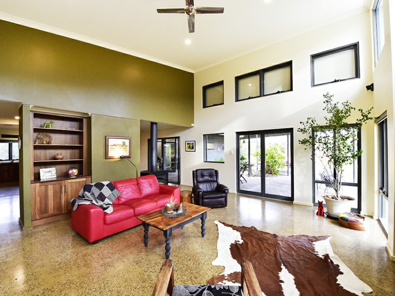 Photo - 15 Minahan Road, Ross NT 0873 - Image 11