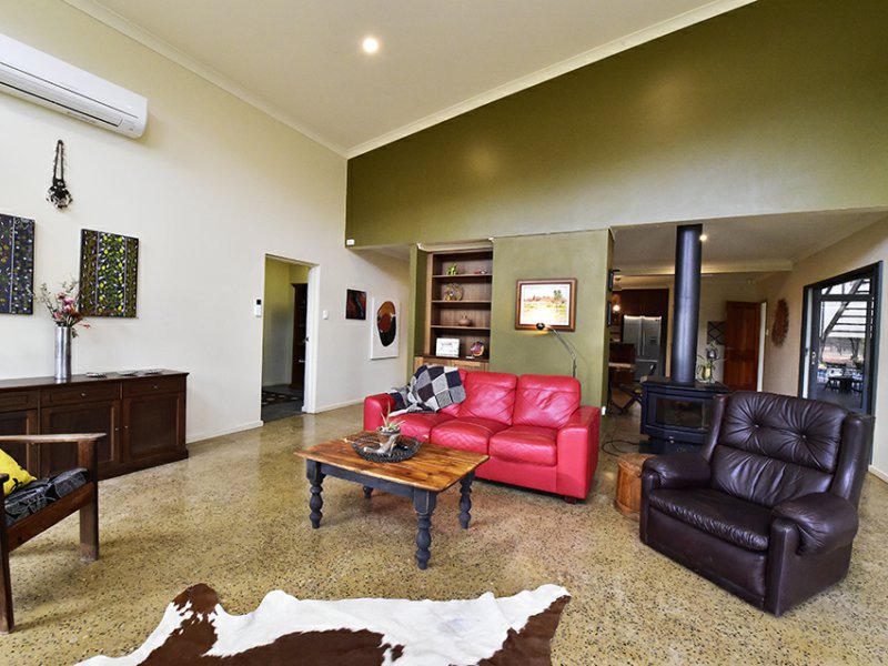 Photo - 15 Minahan Road, Ross NT 0873 - Image 12