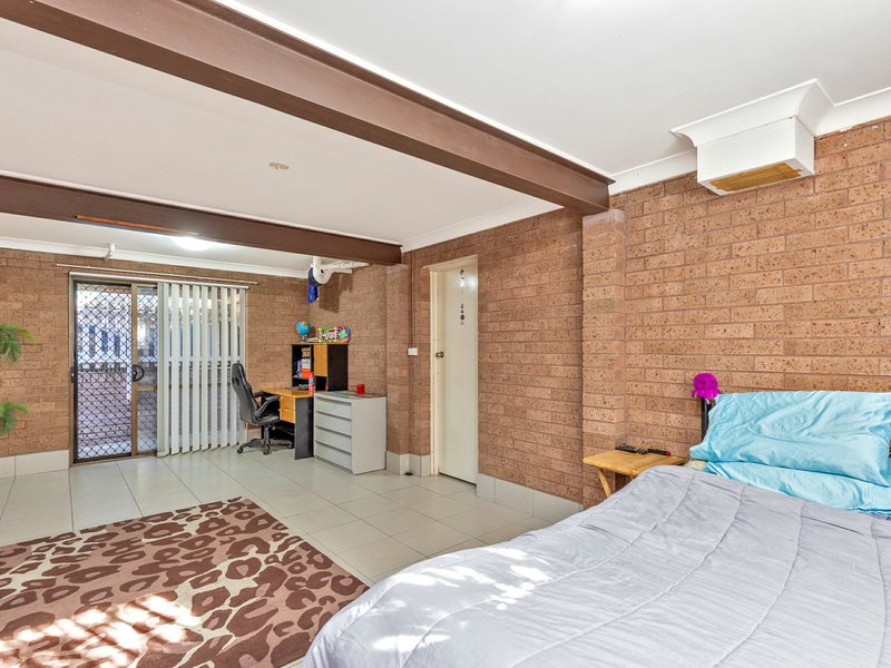 Photo - 15 Minnamurra Crescent, Hillvue NSW 2340 - Image 10