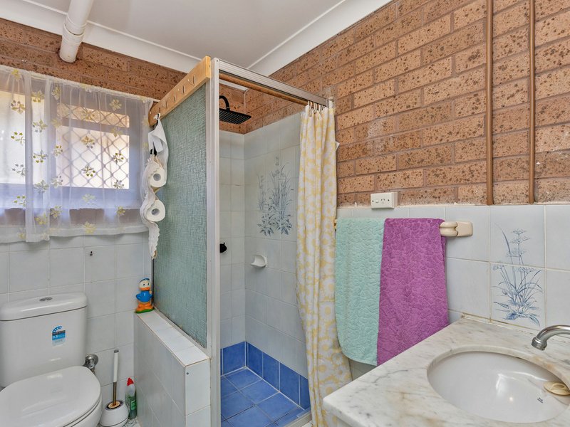 Photo - 15 Minnamurra Crescent, Hillvue NSW 2340 - Image 11