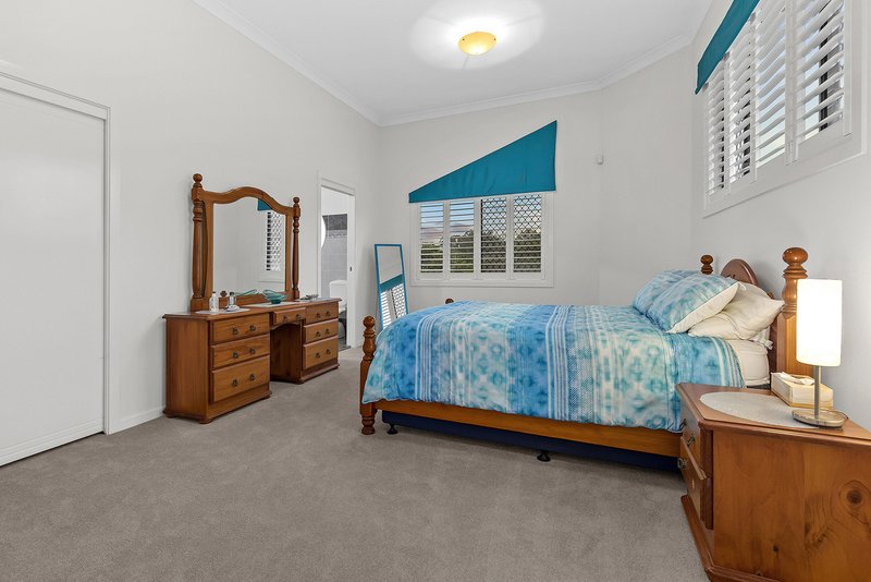 Photo - 15 Minnelli Place, Mcdowall QLD 4053 - Image 6