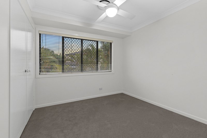 Photo - 15 Minnelli Place, Mcdowall QLD 4053 - Image 10