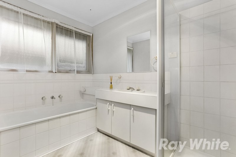 Photo - 15 Minya Court, Rowville VIC 3178 - Image 10