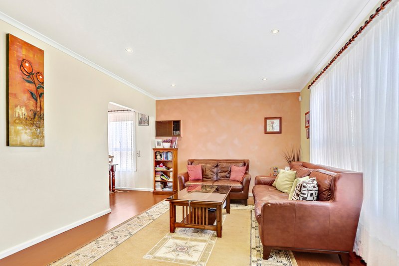 Photo - 15 Miranda Court, Noble Park VIC 3174 - Image 3