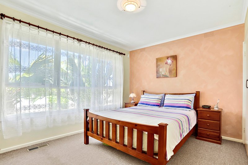 Photo - 15 Miranda Court, Noble Park VIC 3174 - Image 6