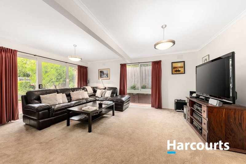 Photo - 15 Mockridge Street, Wantirna South VIC 3152 - Image 4