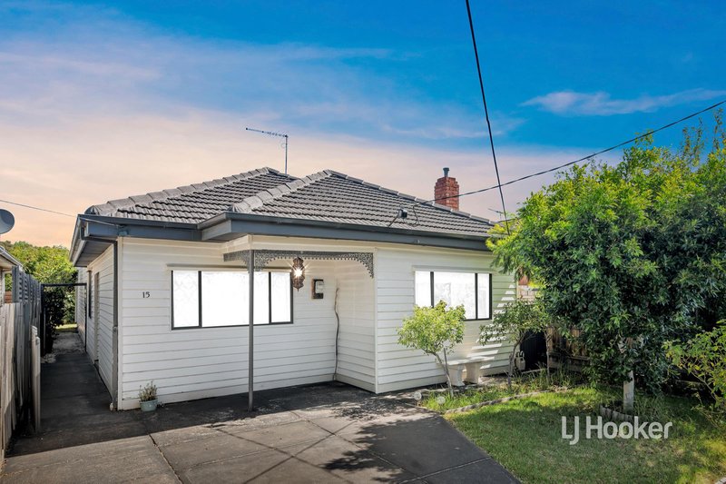 Photo - 15 Monmouth Street, Newport VIC 3015 - Image 2