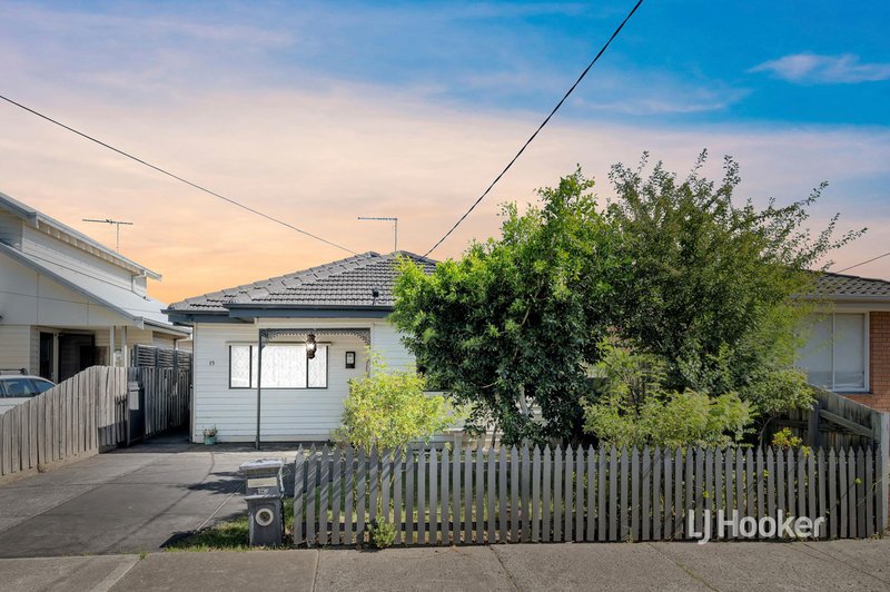 Photo - 15 Monmouth Street, Newport VIC 3015 - Image 3