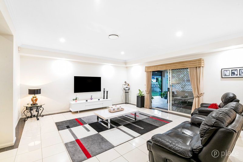 Photo - 15 Montalcino Place, Bridgeman Downs QLD 4035 - Image 5