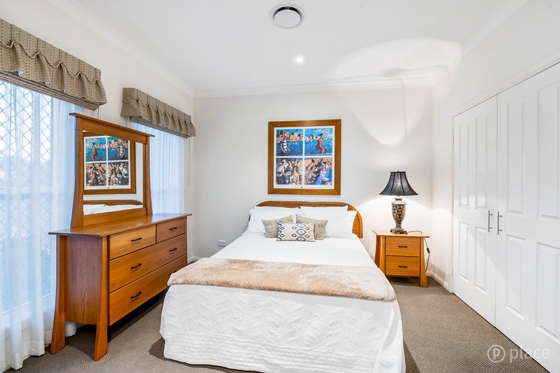 Photo - 15 Montalcino Place, Bridgeman Downs QLD 4035 - Image 17