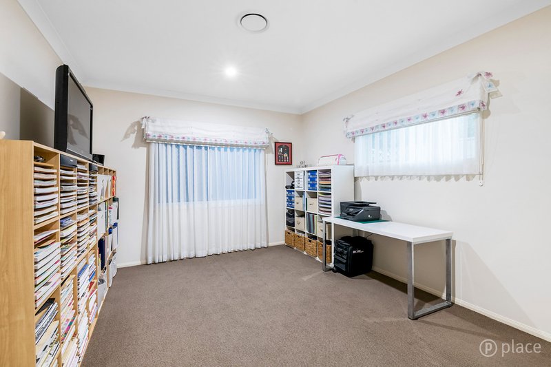 Photo - 15 Montalcino Place, Bridgeman Downs QLD 4035 - Image 18