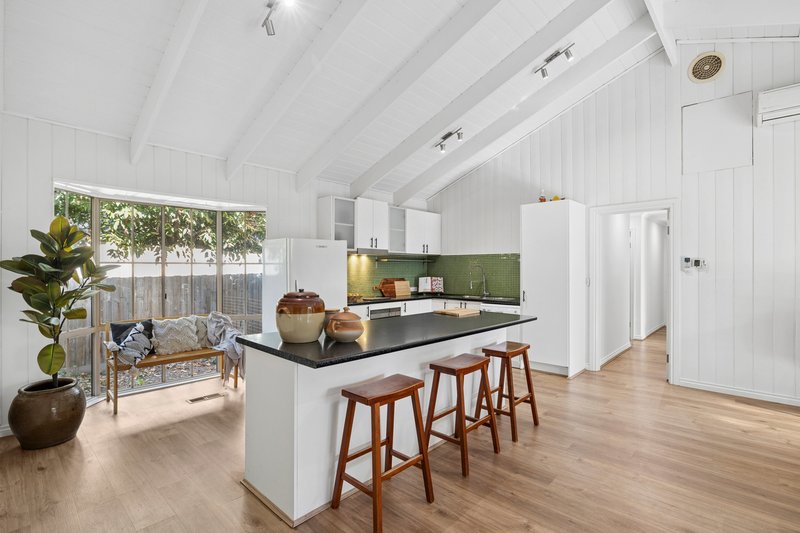 Photo - 15 Morris Road, Woodend VIC 3442 - Image 3