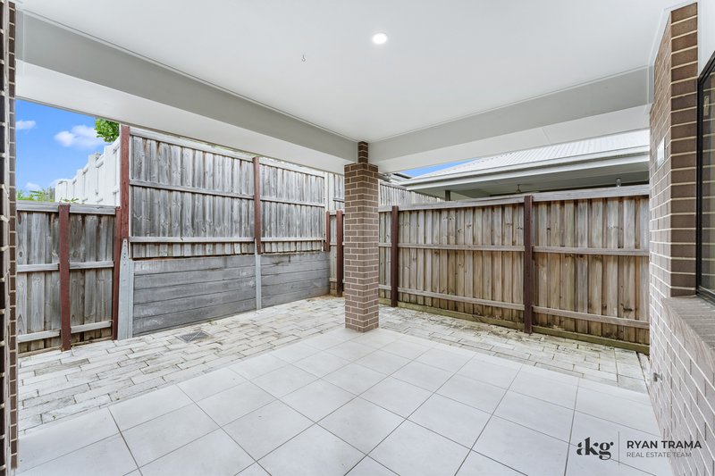 Photo - 15 Mount Ballow Street, Park Ridge QLD 4125 - Image 14