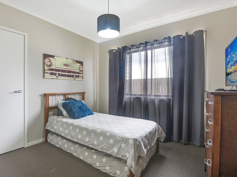 Photo - 15 Mount View Cres , Narangba QLD 4504 - Image 10