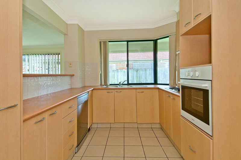 Photo - 15 Mountain View Crescent, Mount Warren Park QLD 4207 - Image 2