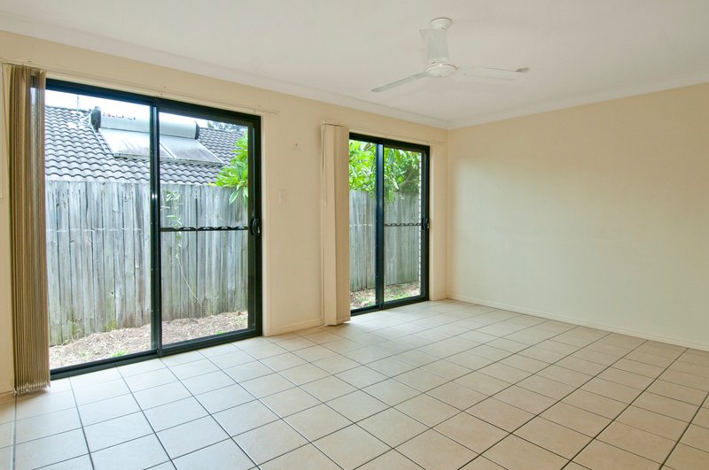 Photo - 15 Mountain View Crescent, Mount Warren Park QLD 4207 - Image 3